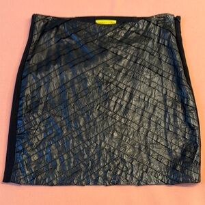 New CATHERINE MALANDRINO Lamb Leather Skirt. Size 4.